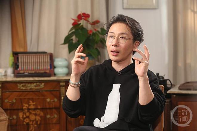 页……网友花式“解密”刘谦魔术《画蛇添福ag真人平台第一游戏夹层、道具书、裁剪(图2)